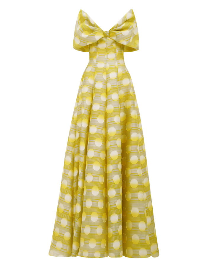 A bow-like upper part flared yellow evening dress.