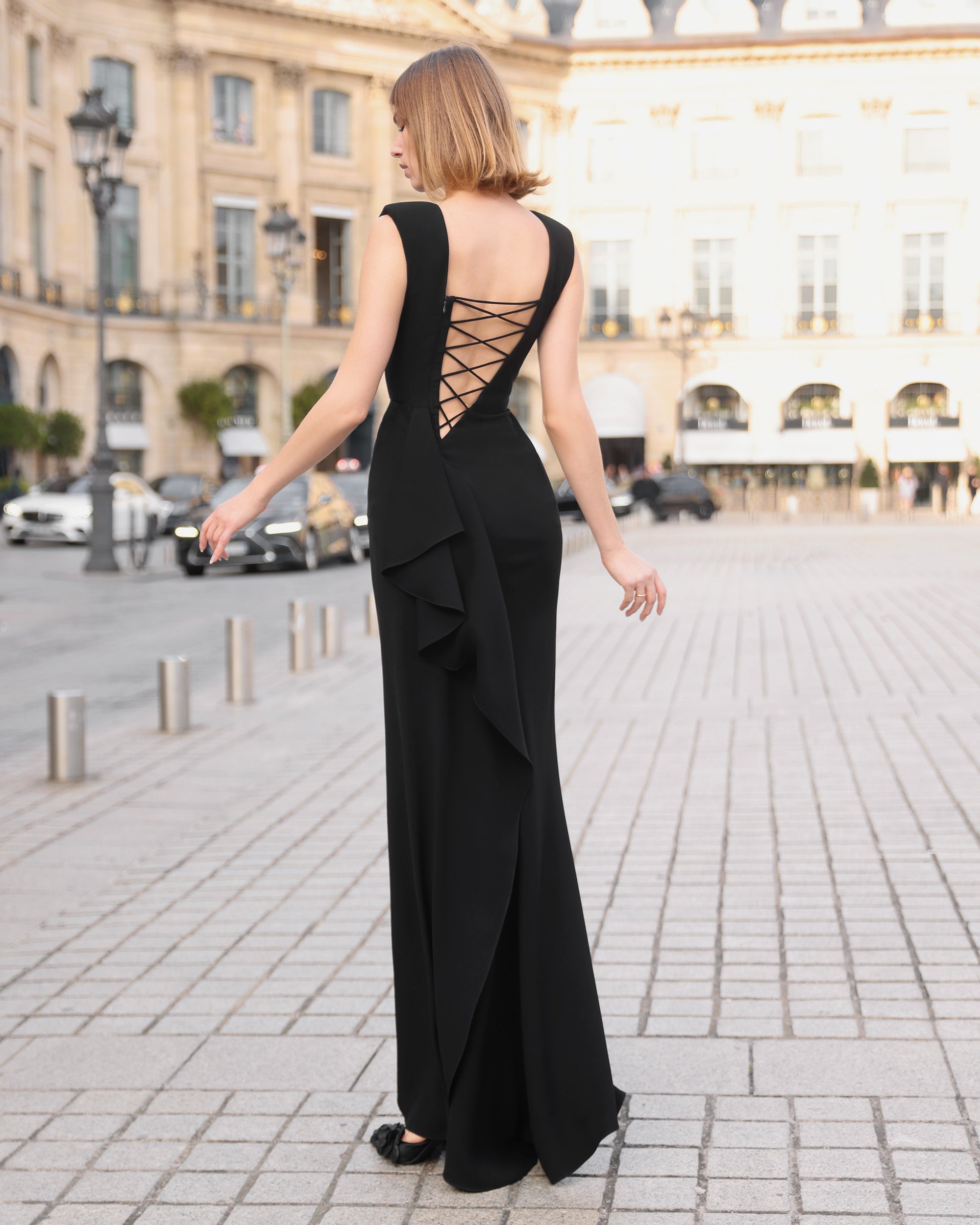 Backless gown design best sale